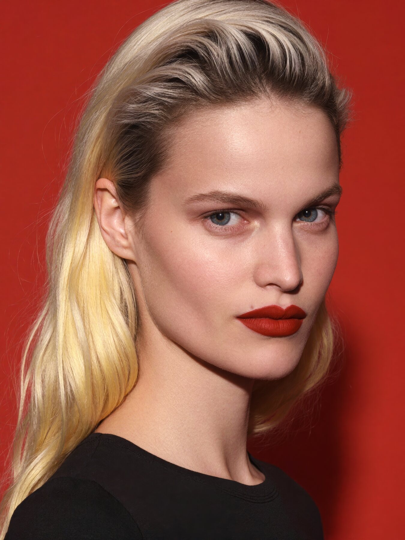 red — beauty — perfil, fondo rojo