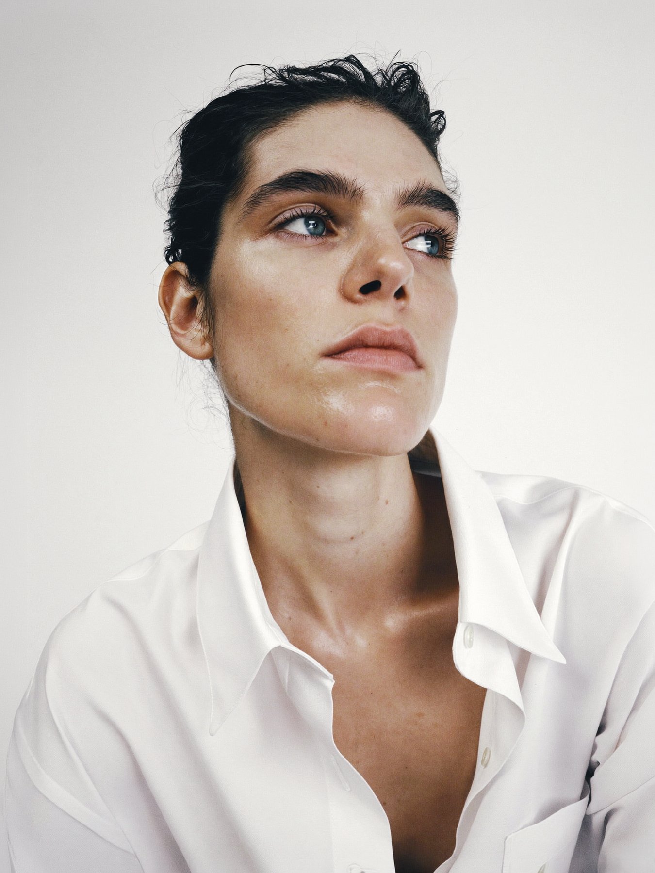skin — beauty — retrato, camisa blanca